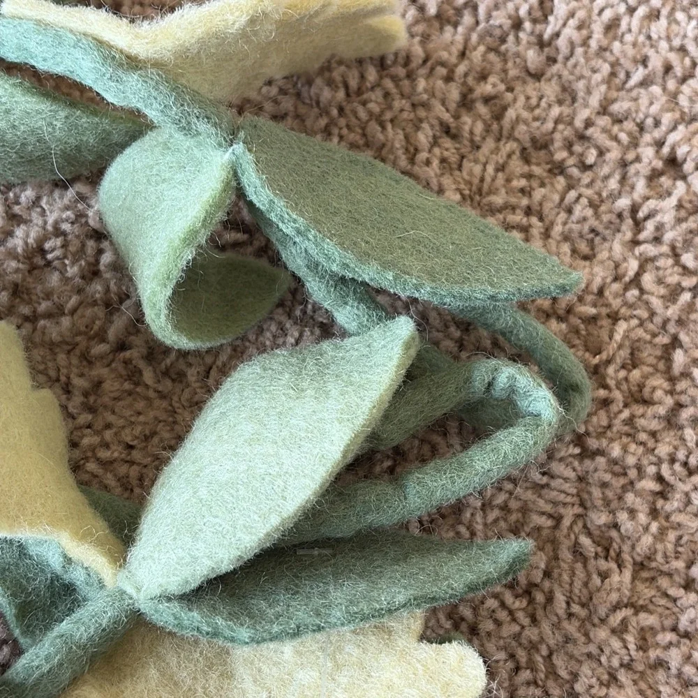 Global Goods Partners Fair Trade Felt Greenery Leaves Pinecone Holiday Garland